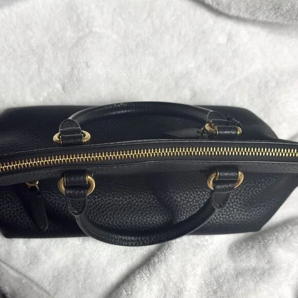 Coach Cara satchel. LOW PRICE because of NO crossbody strap.  Fast shipper. - Picture 5 of 7